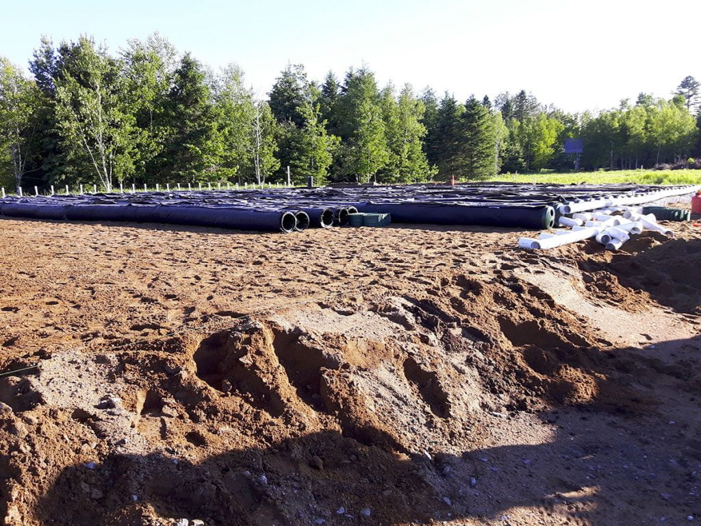 Placing the Advanced Enviro))Septic pipes